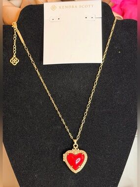 Kendra Scott x Disney Snow White Locket Necklace